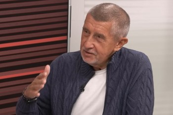 Covid znovu budí vášně, Babišova omluva jako rozbuška