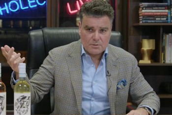 Kult Pavla je zpátky. Holec varuje před návratem padesátek