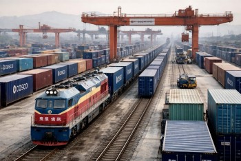 Čína obešla obchodní války. Evropa už je na kolejích