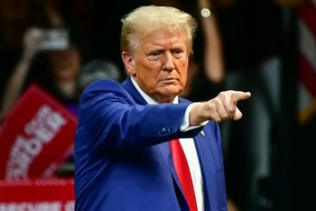 Trump hledá únikovou cestu z války s Íránem