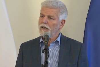 Nejde o dovolenou. Jde o to, kdo chce zlomit prezidenta Pavla